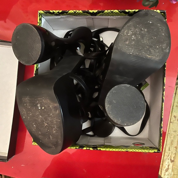 Cape Robbin Strappy Heel - Picture 4 of 4